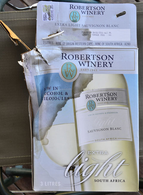 Robertsons winery leaking wine box Robertsons winery leaking wine box
