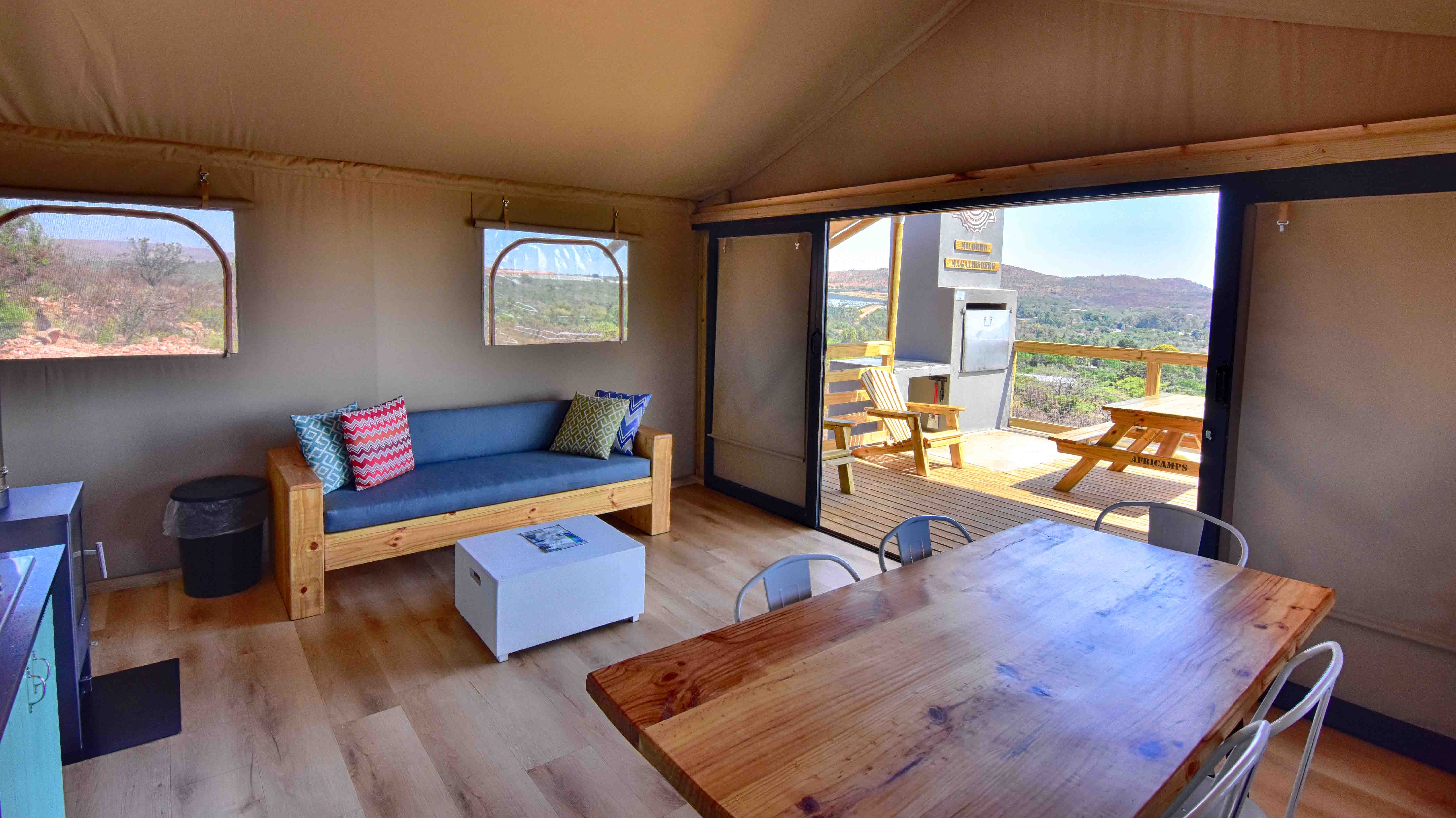 Africamps Magaliesberg diningroom