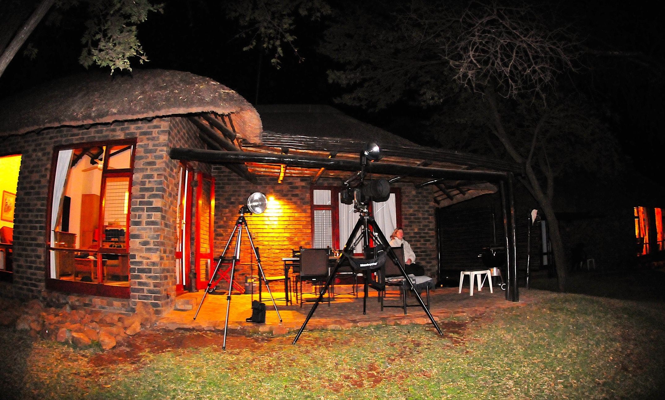 Bakubung chalet at night