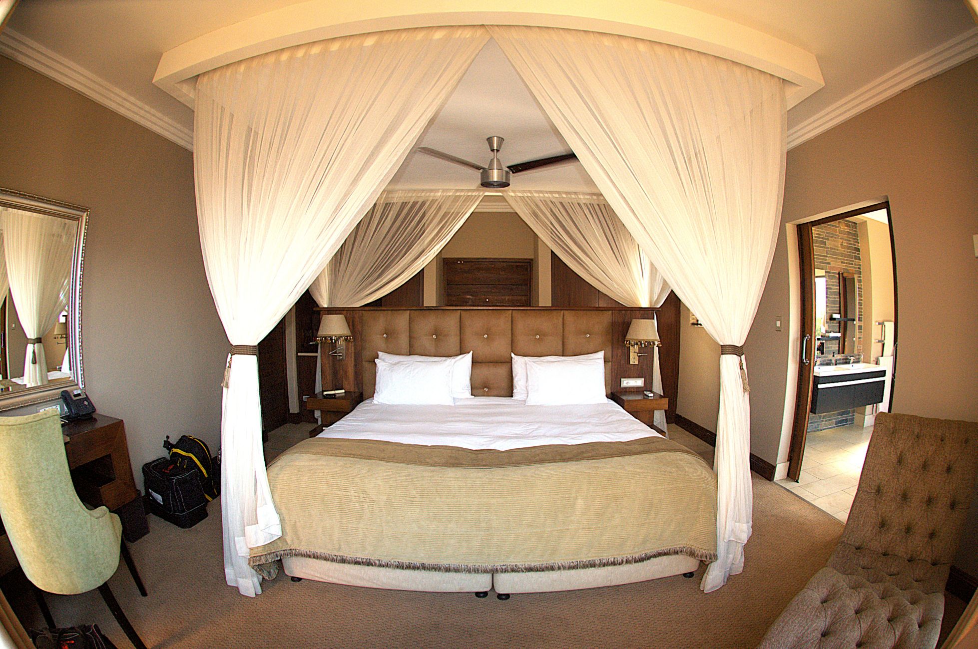 Standard Suite Bedroom at Shepherds Tree Lodge