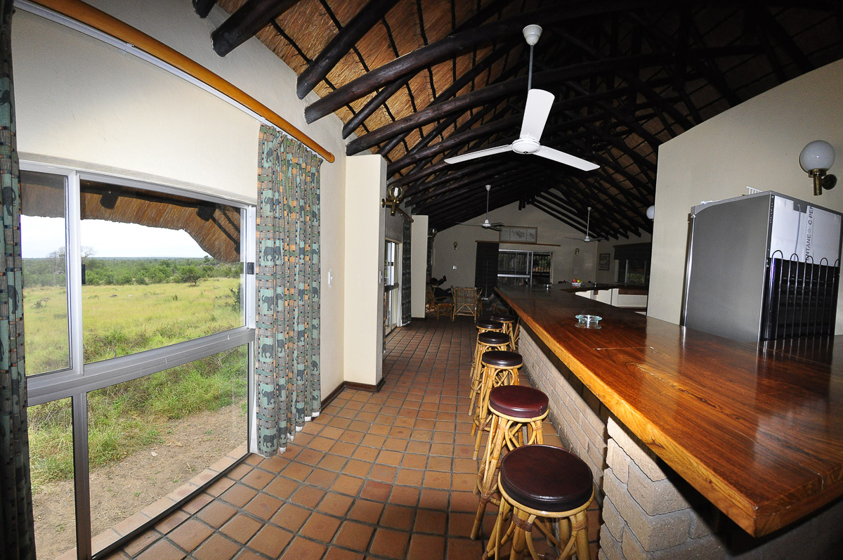 Boulders Bush Lodge bar area