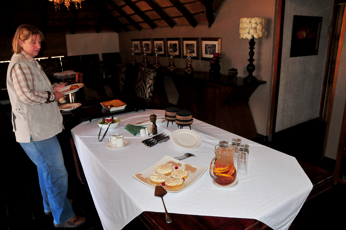 High tea at Tshukudu