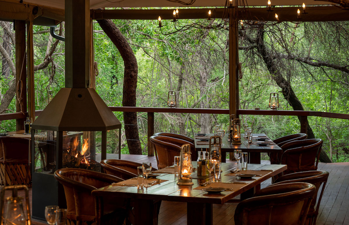Jacis Tree Lodge Dining room