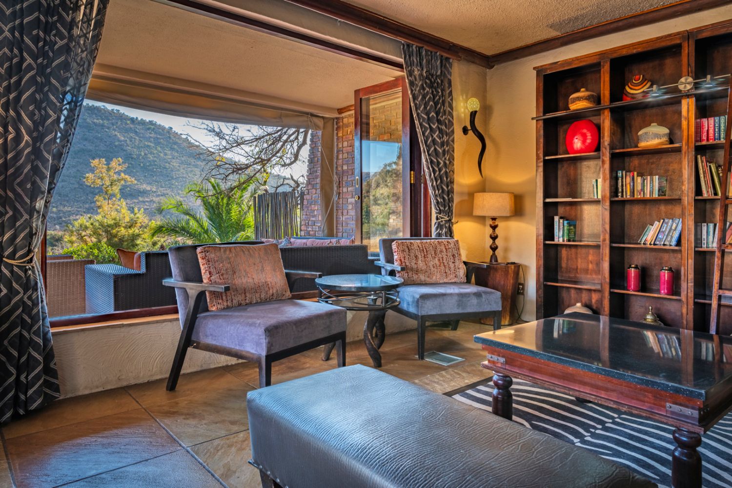 Library and seating area in Kwa Maritane