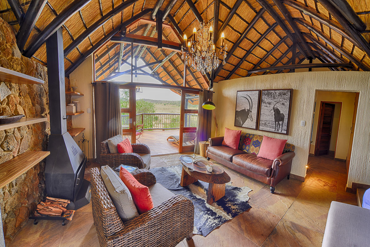 HDR photograph of the Tshukudu Lounge
