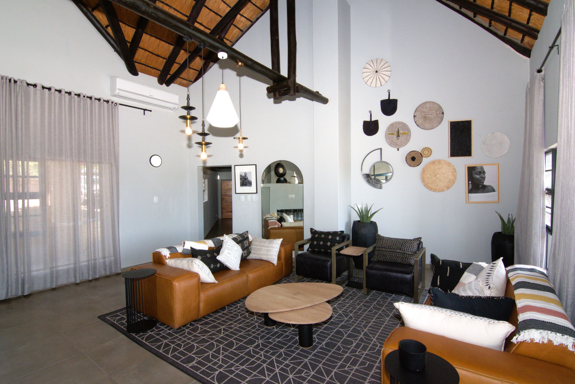 Nshawu lounge at Olifants camp