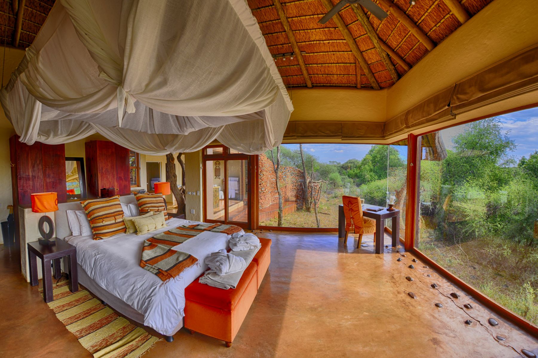 Bedroom at Makanyane Safari Lodge in Madkiwe