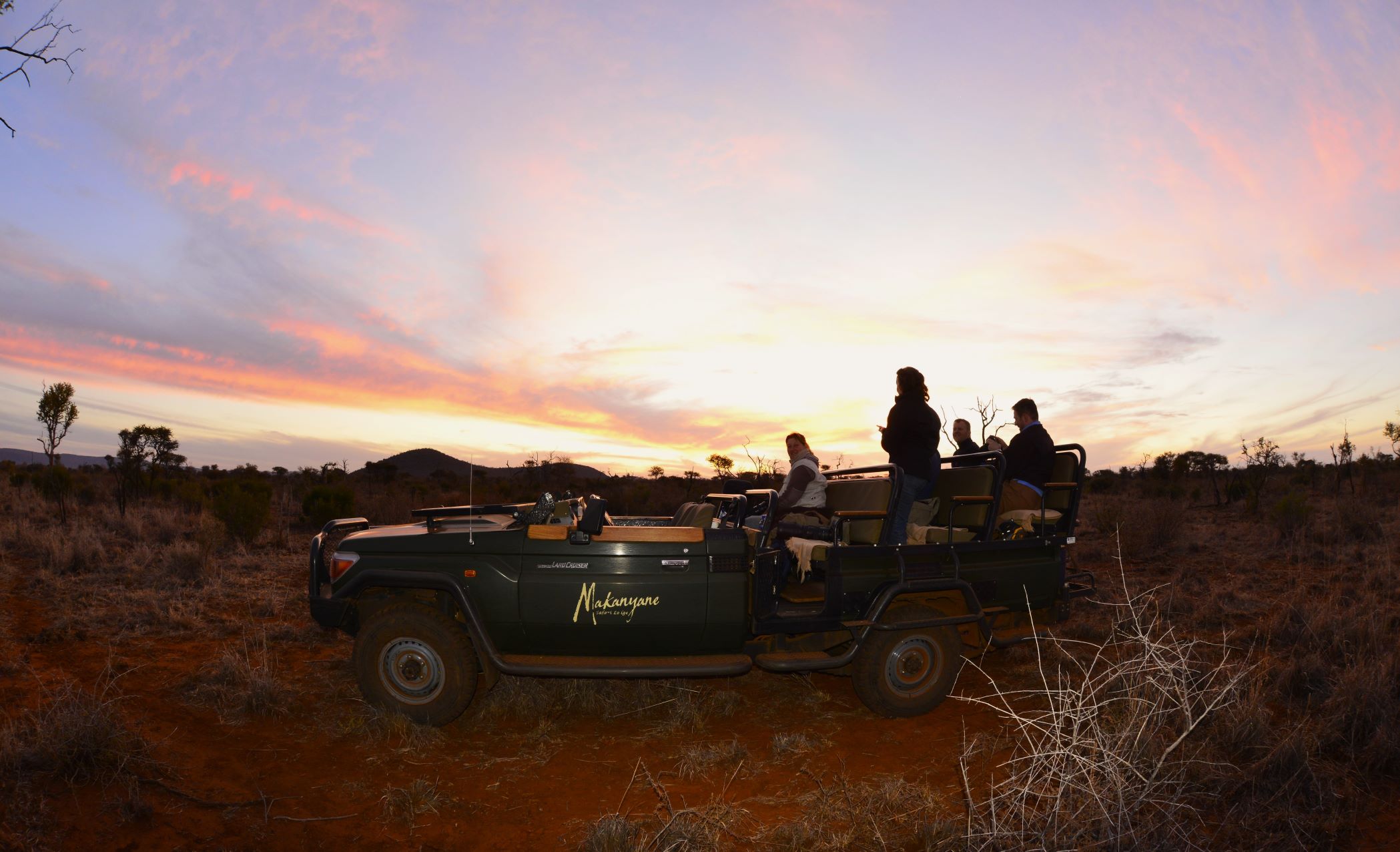 Sundowner stop at Makanyane Safari Lodge