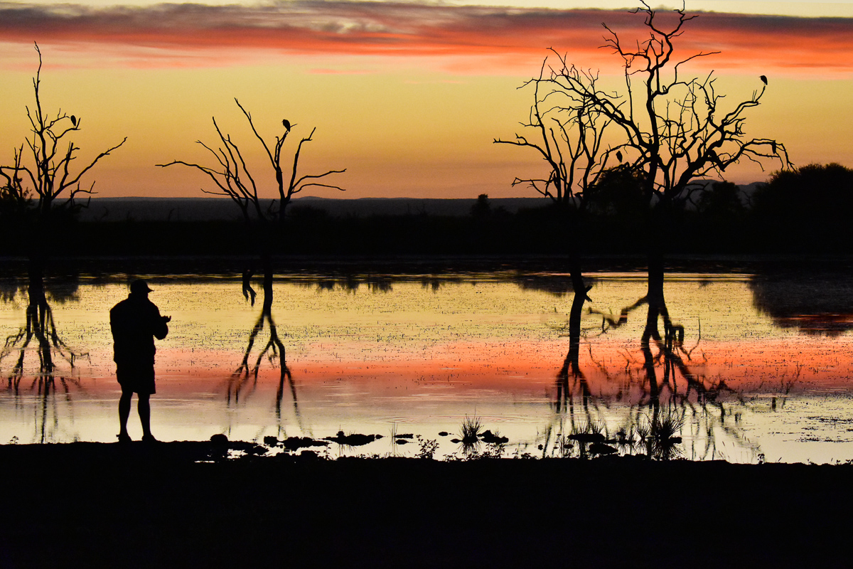 Mario-photographing-sunrise-at-Thsukudu-dam