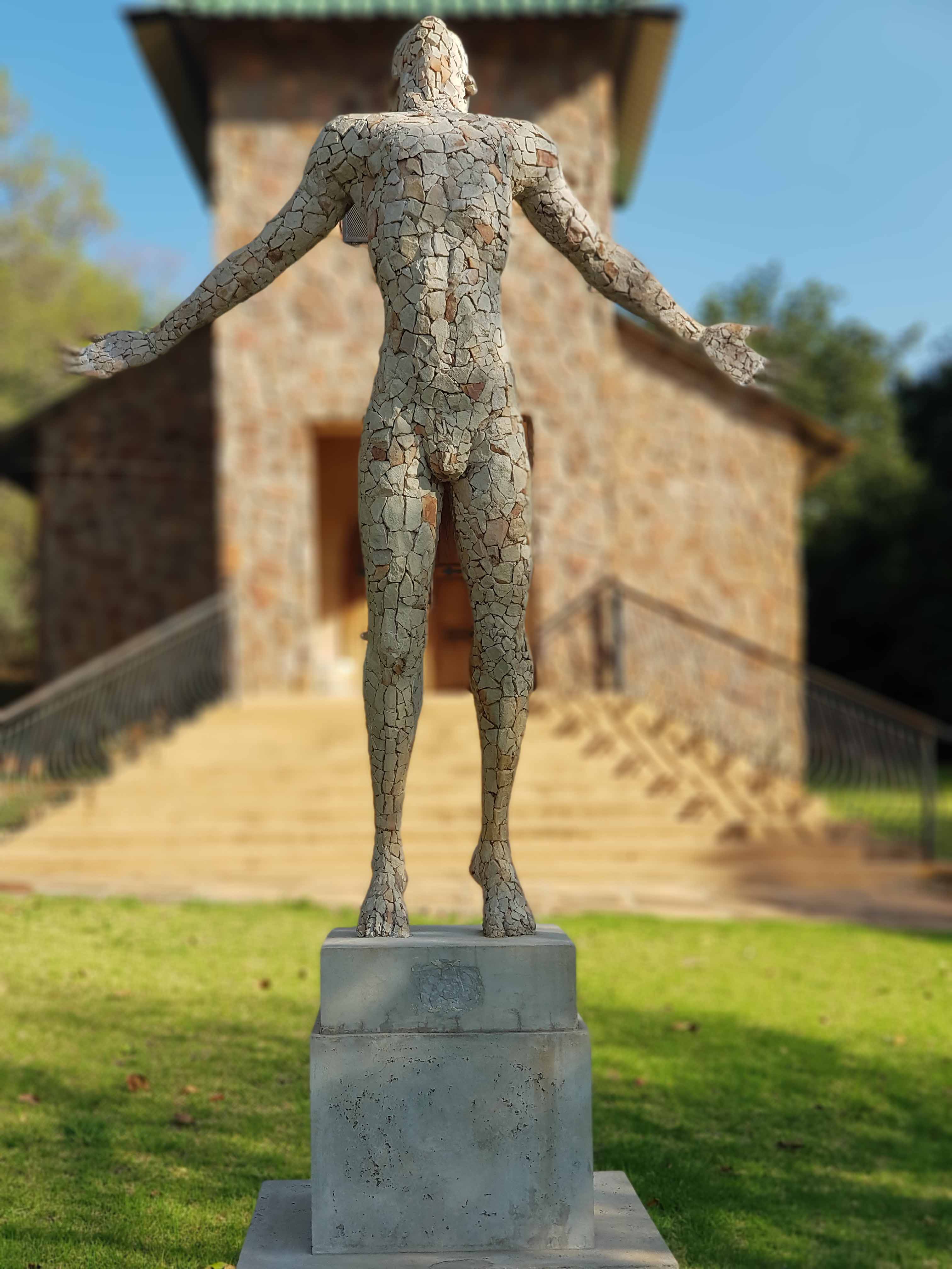 Milorho Lodge Faith sculpture