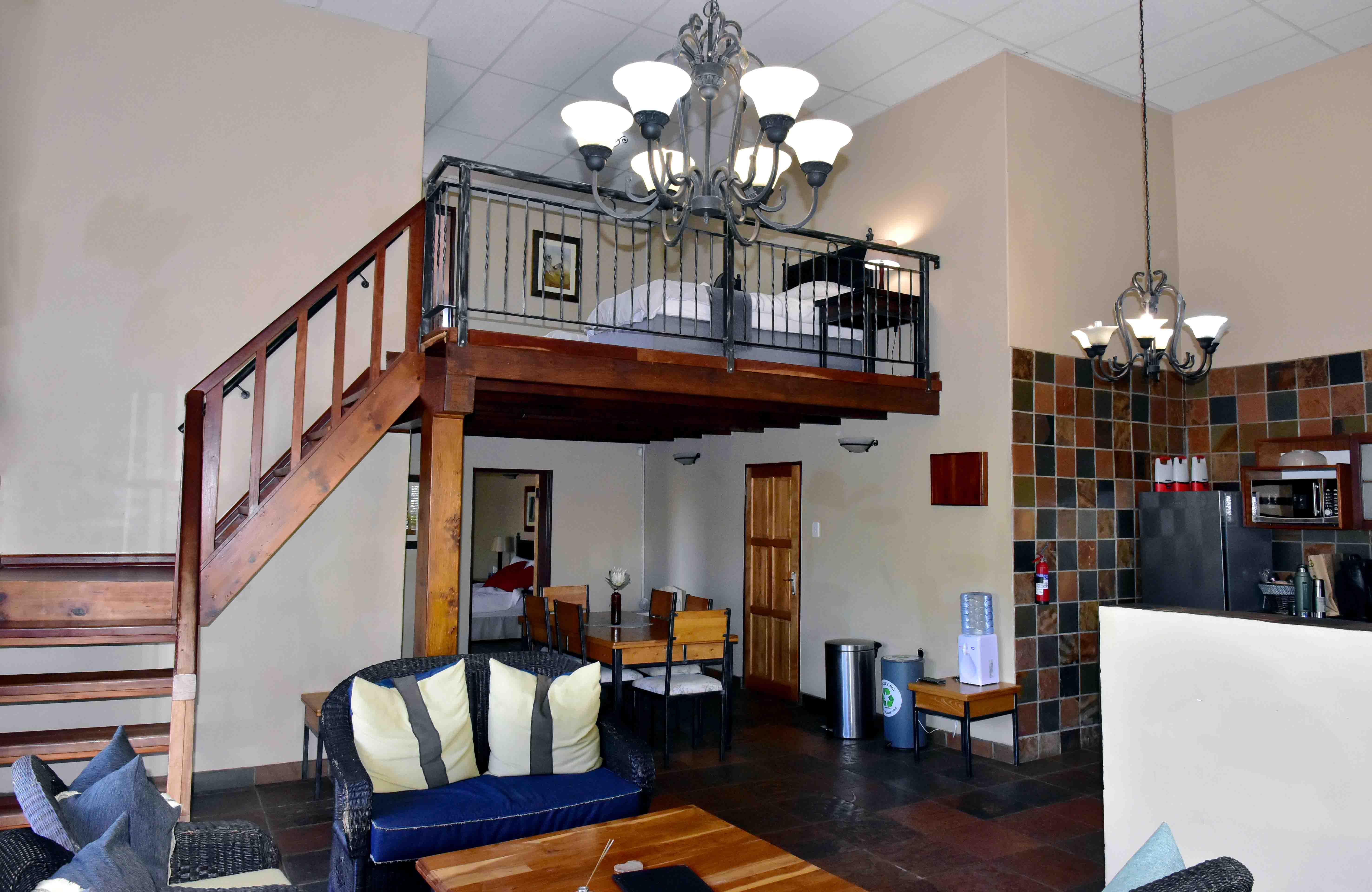 Milorho Lodge cottage kitchen and diningroom