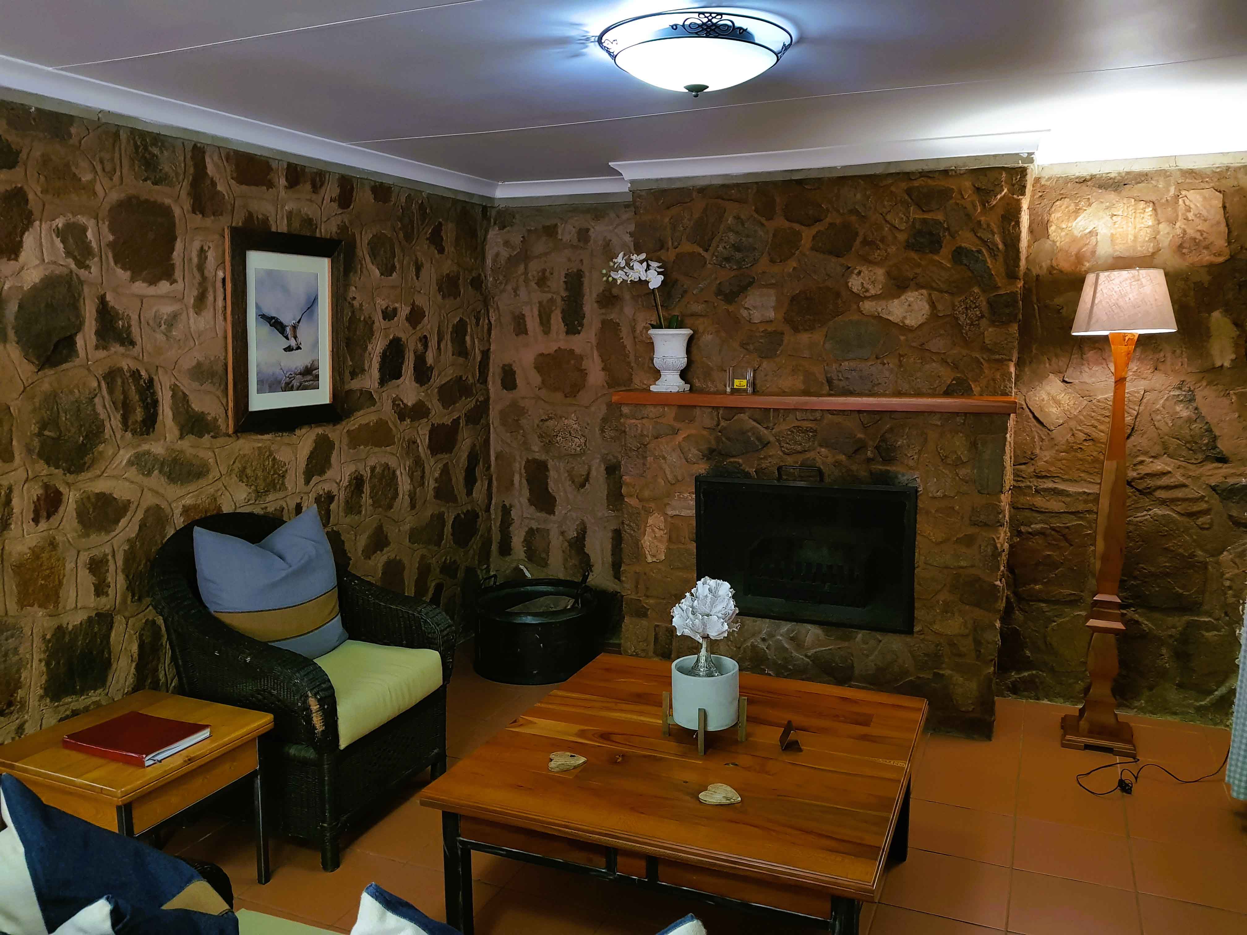 Milorho Lodge cottage lounge 2