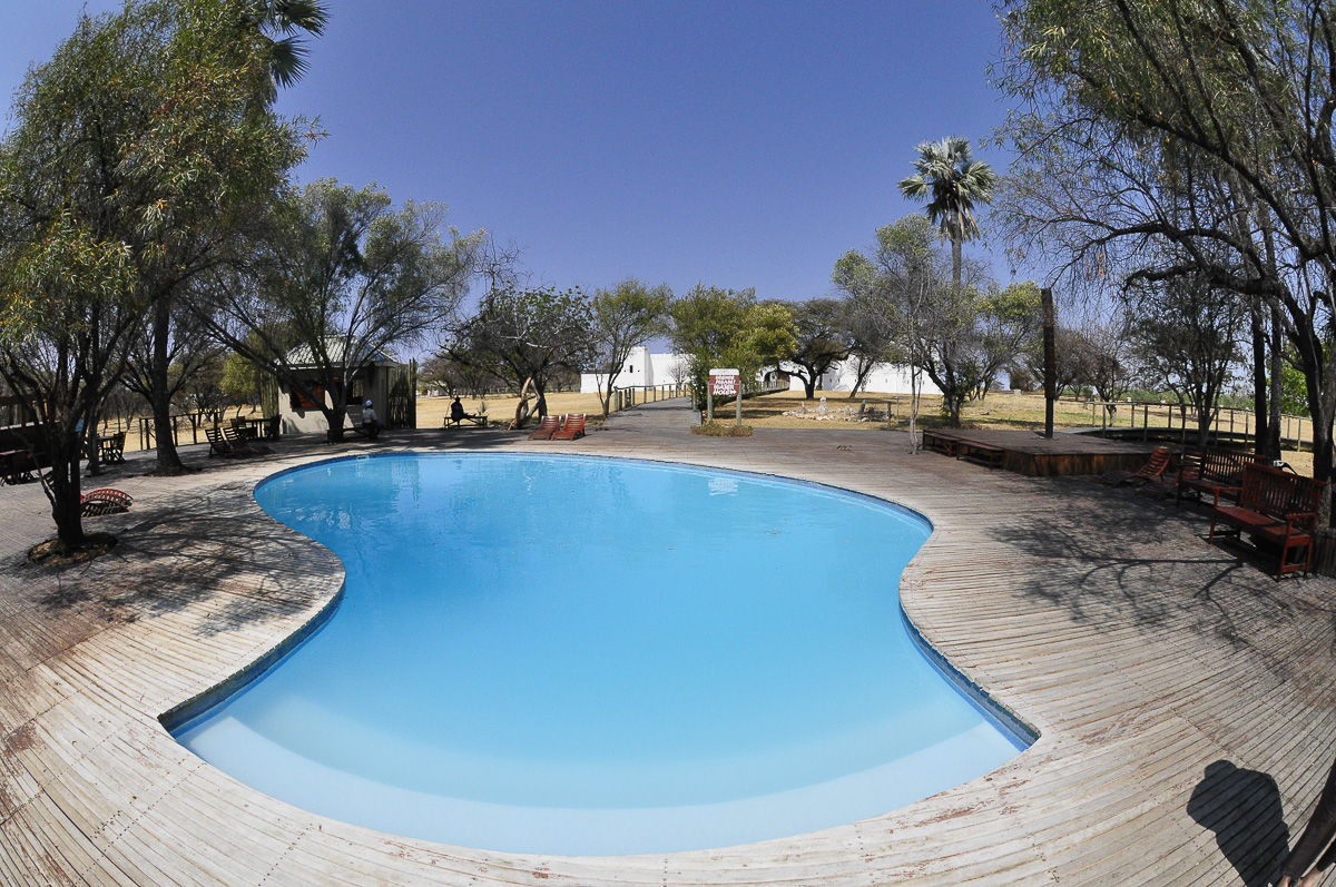 Namutoni swimming pool area