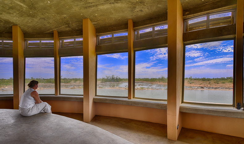 the bottom level of the Olifantsrus hide has 2-way glass