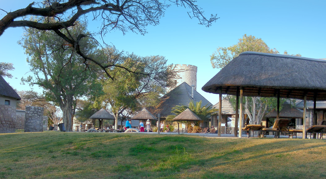Okaukuejo swimming pool area