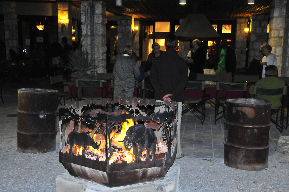 Okaukuejo outdoor seating near the bar