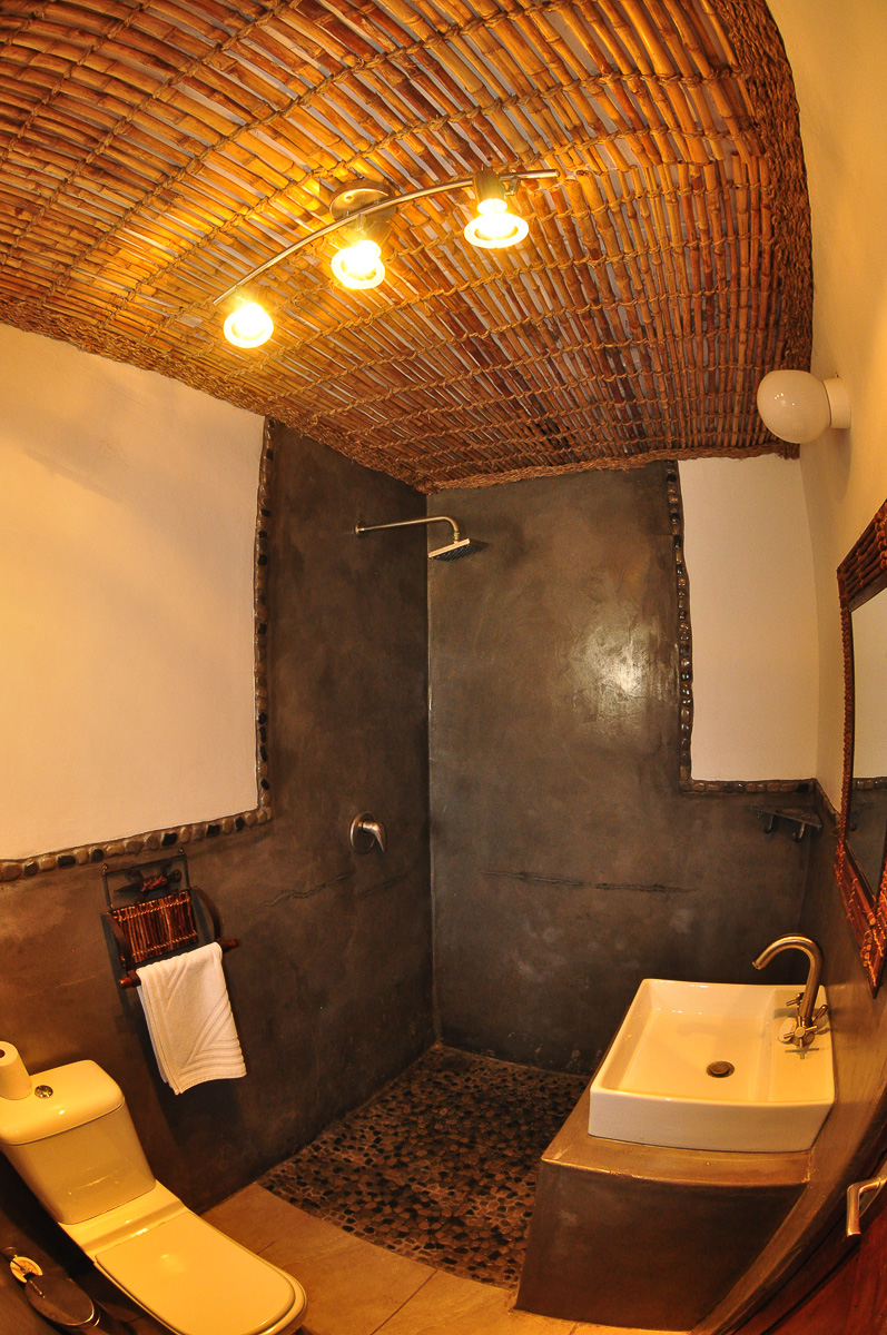 Okaukuejo chalet bathroom