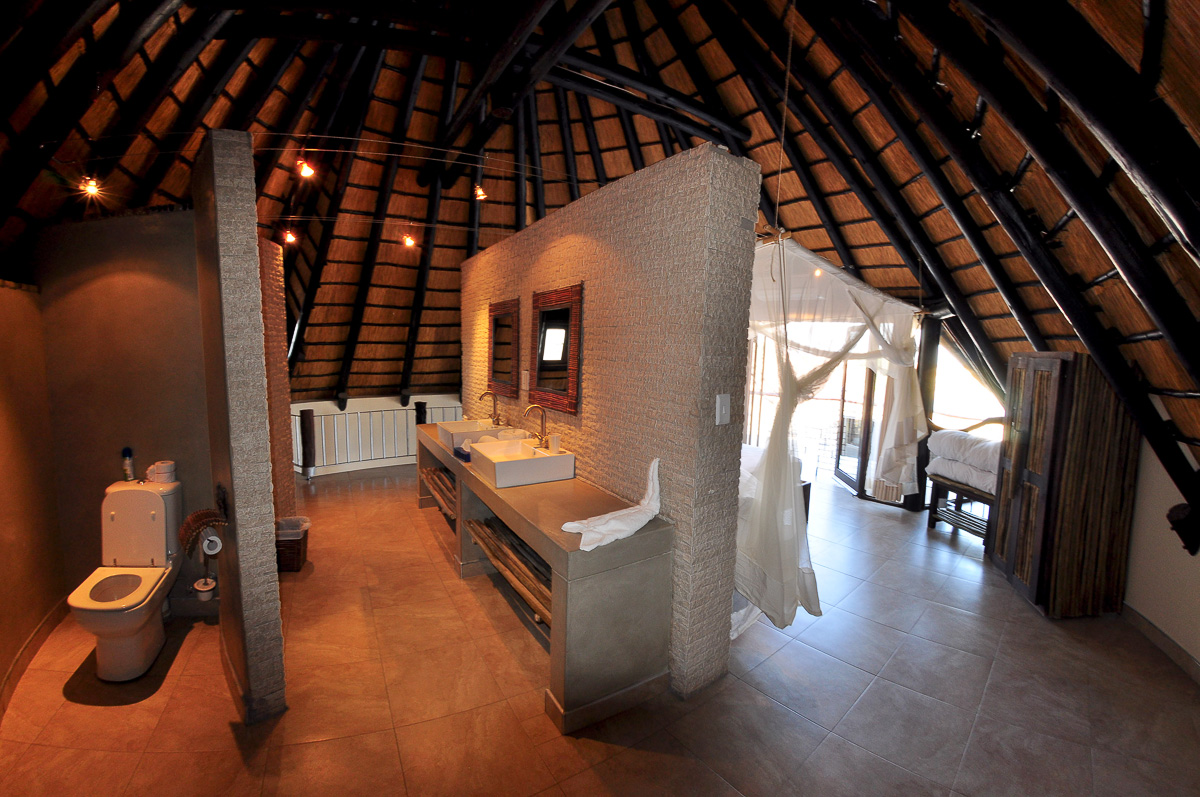 Okaukuejo waterhole chalet bathroom