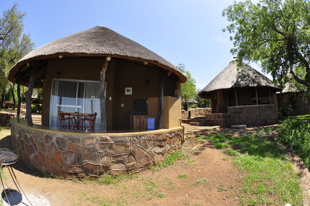Front view of Olifants bungalows