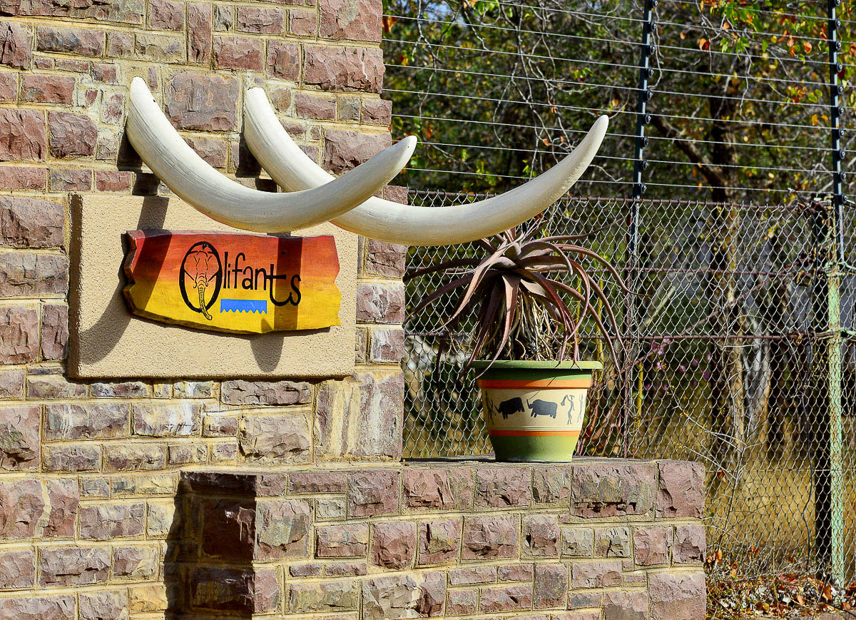 Olifants Rest camps entrance gate