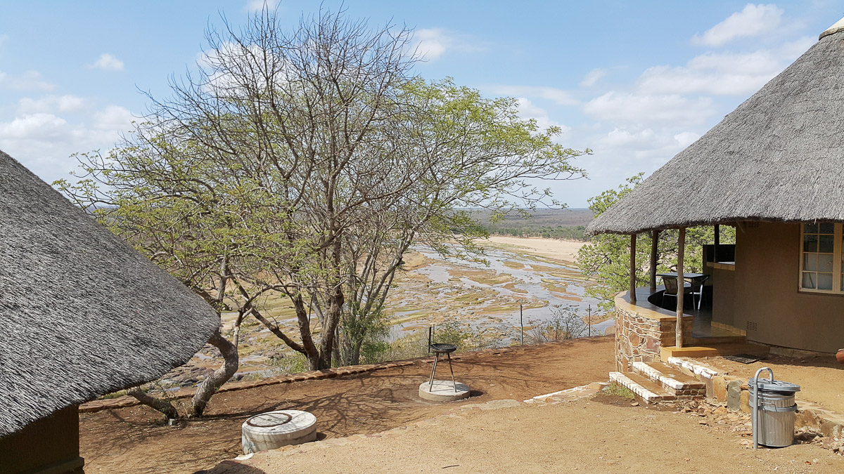Olifants bungalows with river view