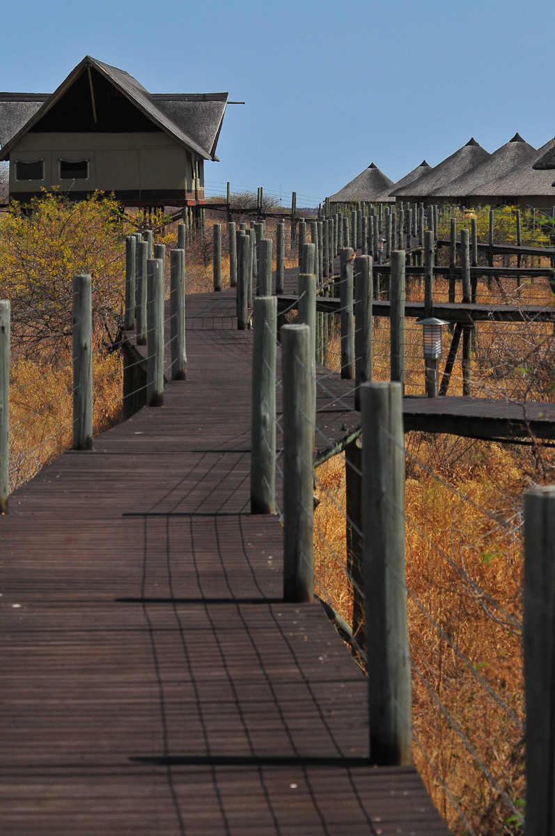 walkway to Onkoshi reception