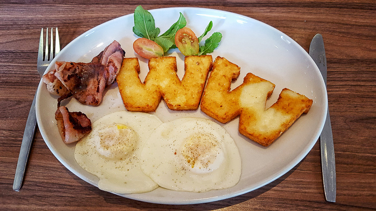 bacon and eggs at Pretoriuskop Wimpy