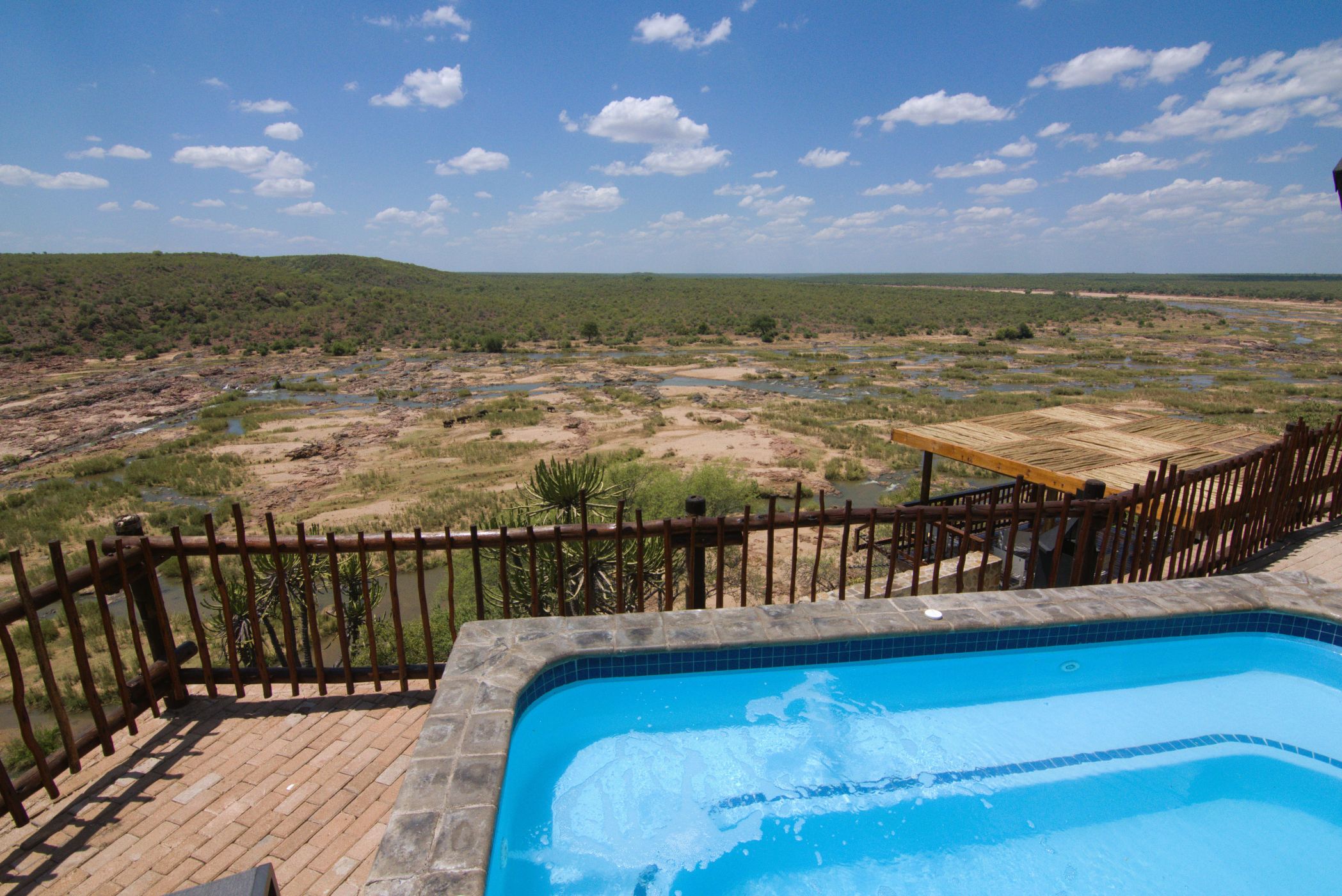 The swimming pool at Nshawu Guest House
