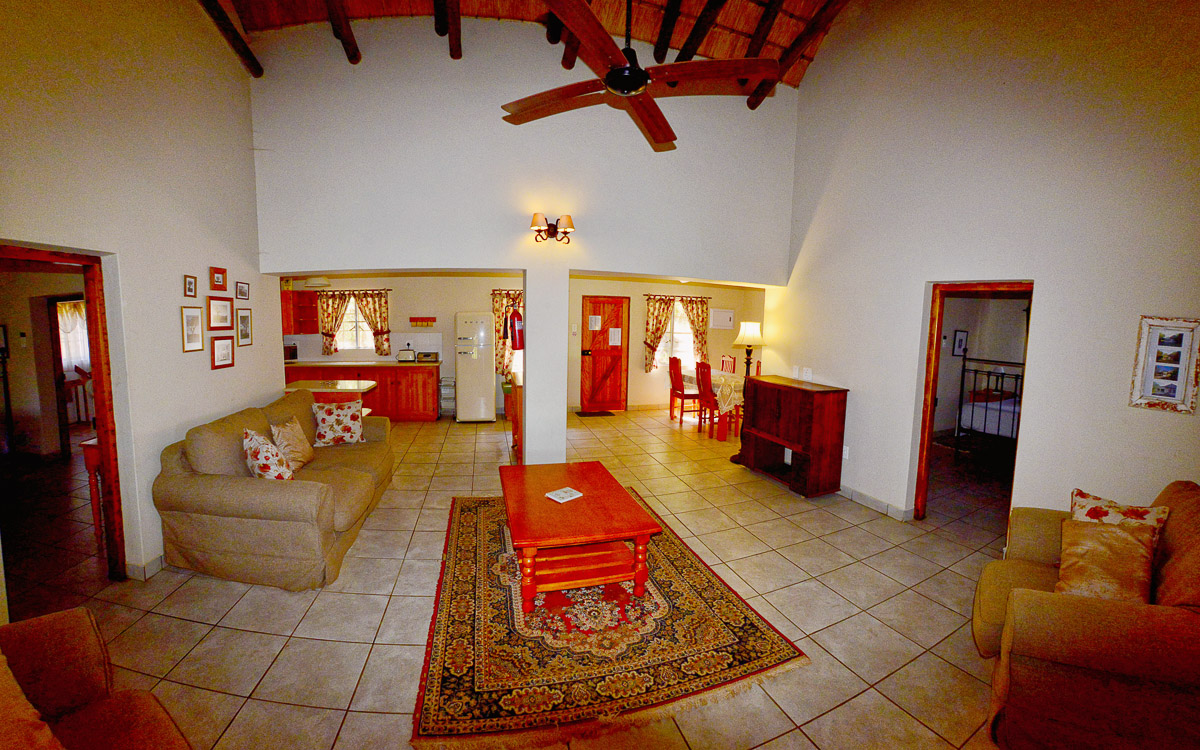 Punda Russell Cottage lounge