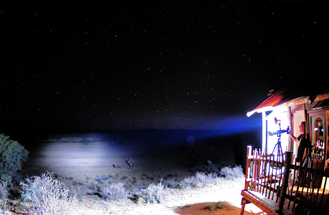 Quantum X5d-R Qflash beam reaching 200m Quantum X5d-R Qflash beam reaching 200m