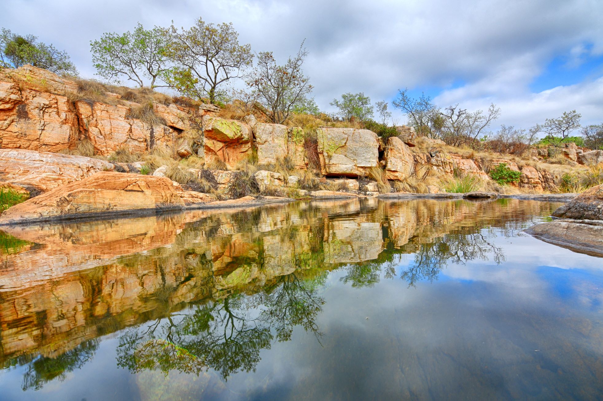 Rock pools at Milorho Lodge