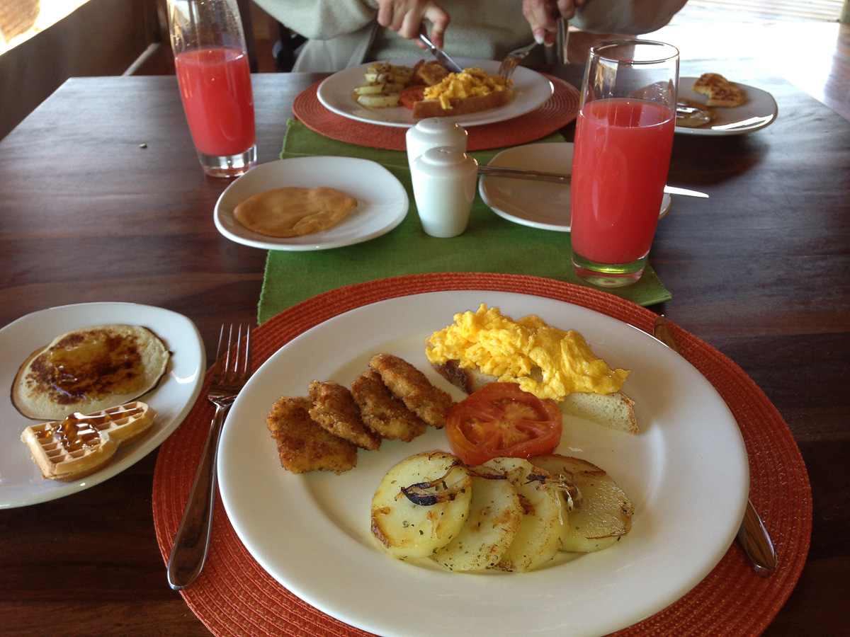 breakfast at Rooiputs Lodge