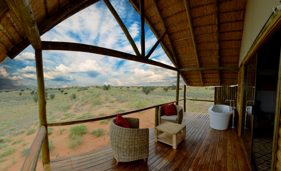 Rooiputs honeymoon chalets deck and bath