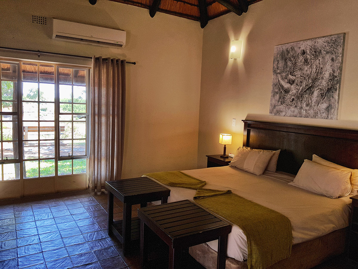 Rentmeester Guest House Rhino bedroom in Shingwedzi