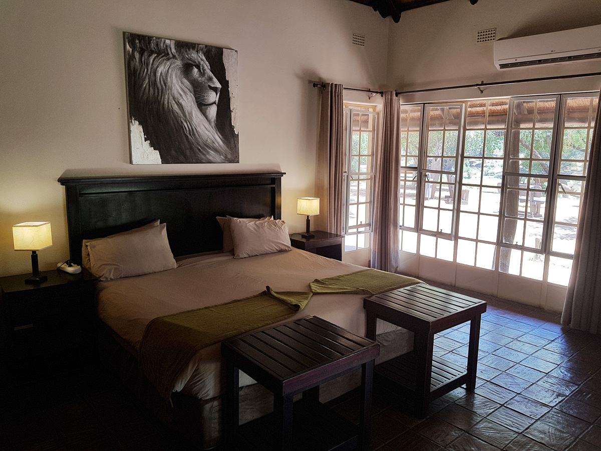 Rentmeester Guest House Lion bedroom in Shingwedzi