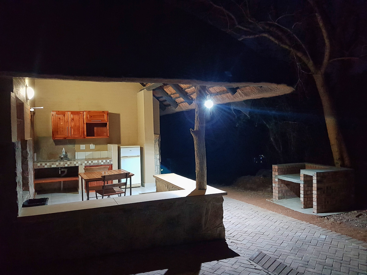 Skukuza bungalows kitchenette and veranda