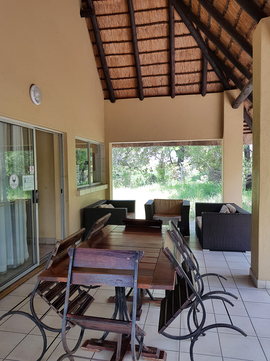 Talamati bungalow veranda