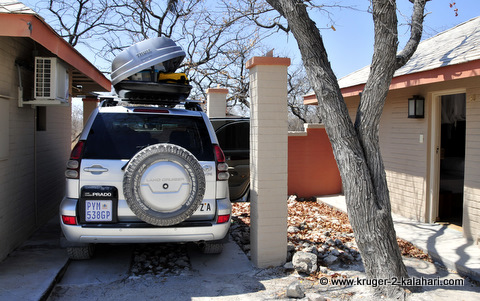 Thule roofbox in Halali
