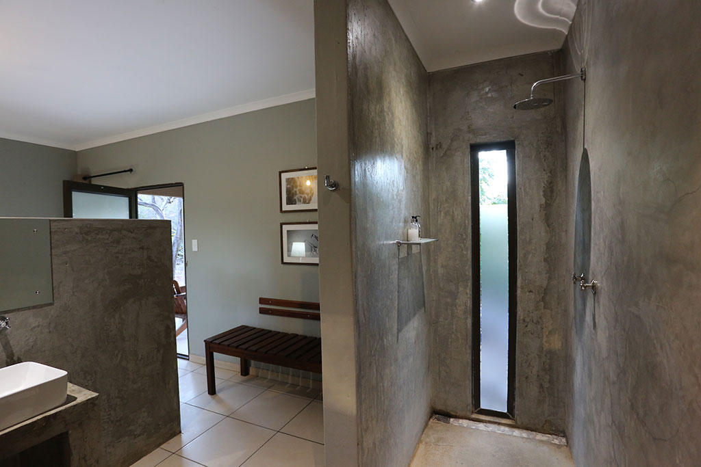 Bathroom at Toshari Lodge