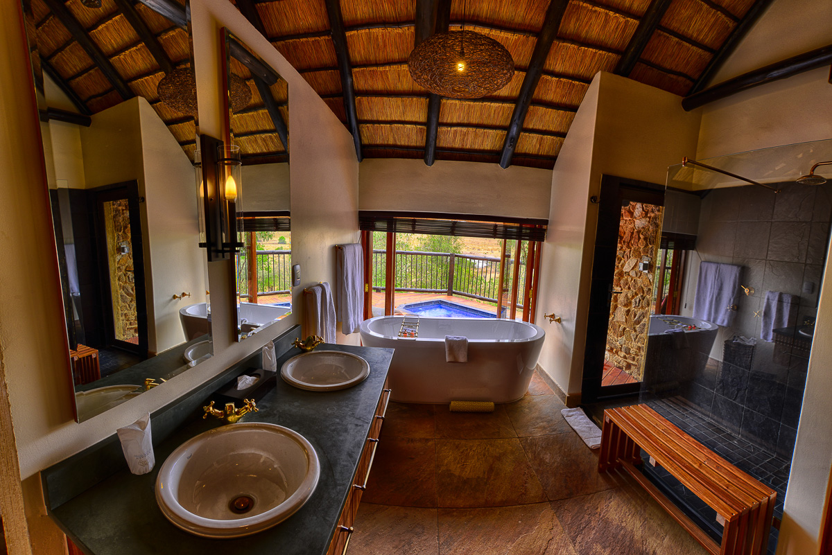 HDR picture of Tshukudu Bathroom