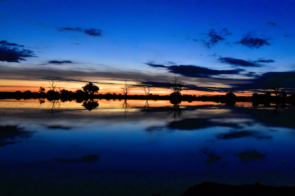 sunrise at Tshukudu dam 2