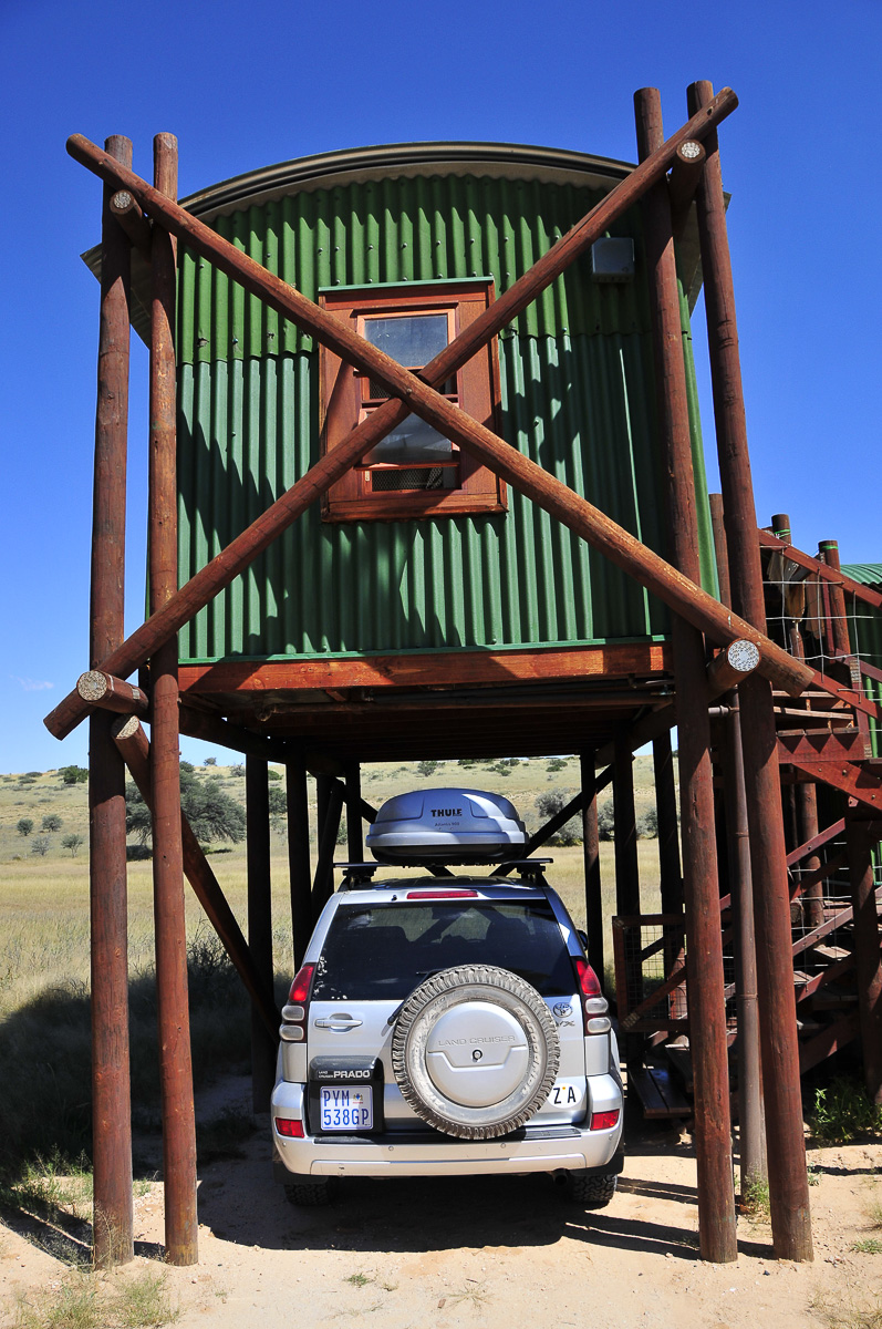 cabin parking area at Urikaruus