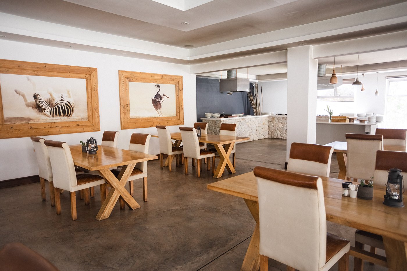 Dining room at Toshari Lodge