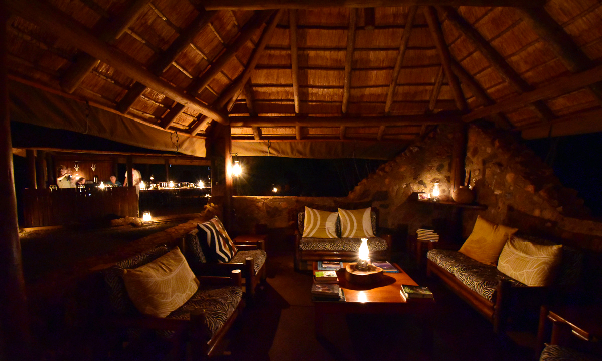 Mosetlha lounge at night