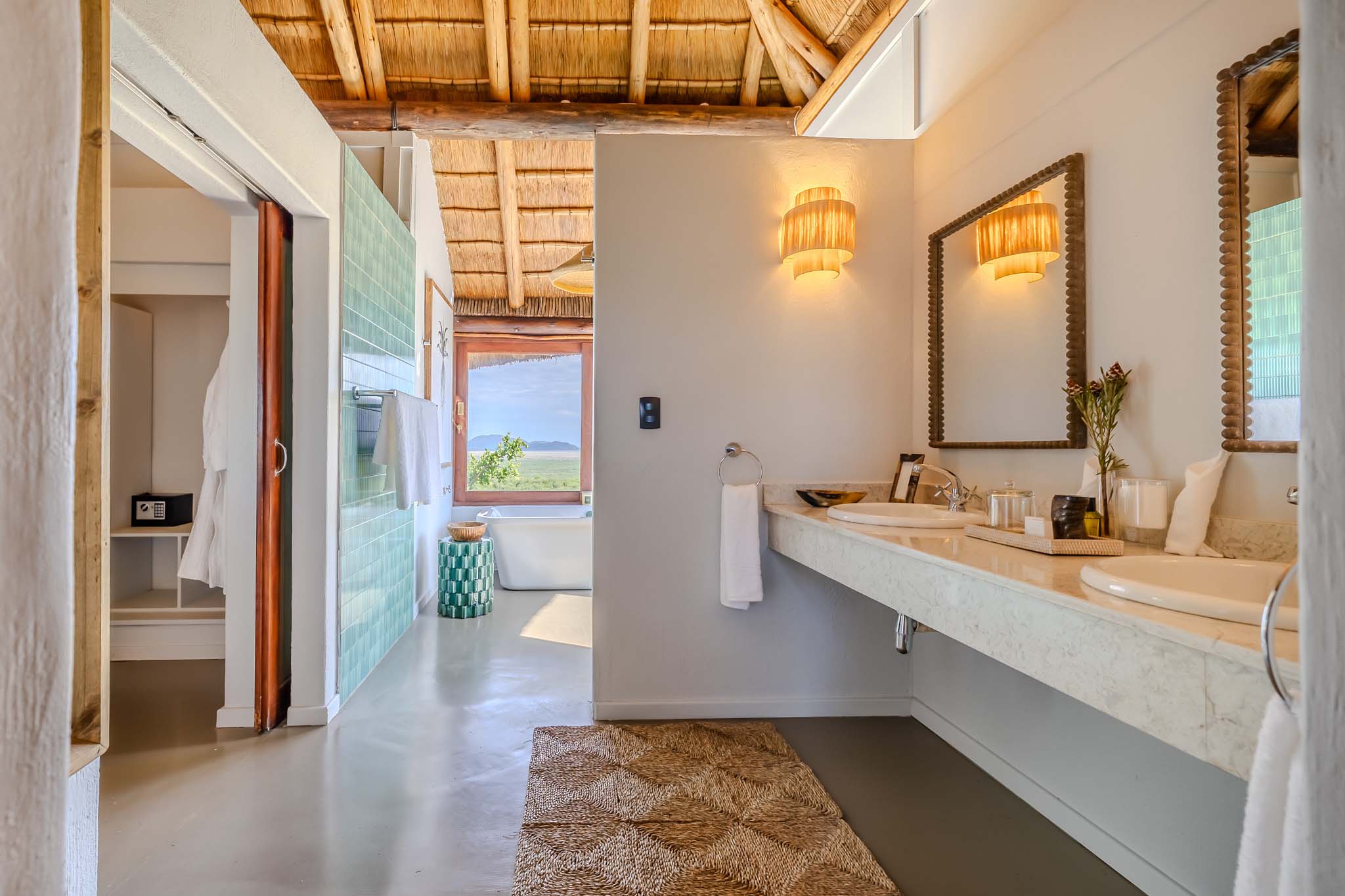 Buffalo Ridge Lodges bathroom with double basins