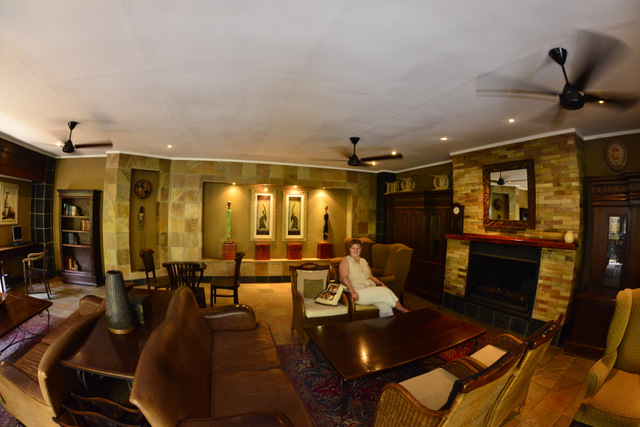 Warm lounge with fire place Warm lounge with fire place