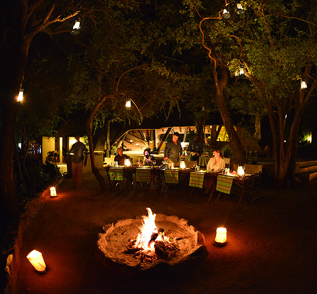 Cheetah Plains boma dinner with lanterns galore! Cheetah Plains boma dinner with lanterns galore!